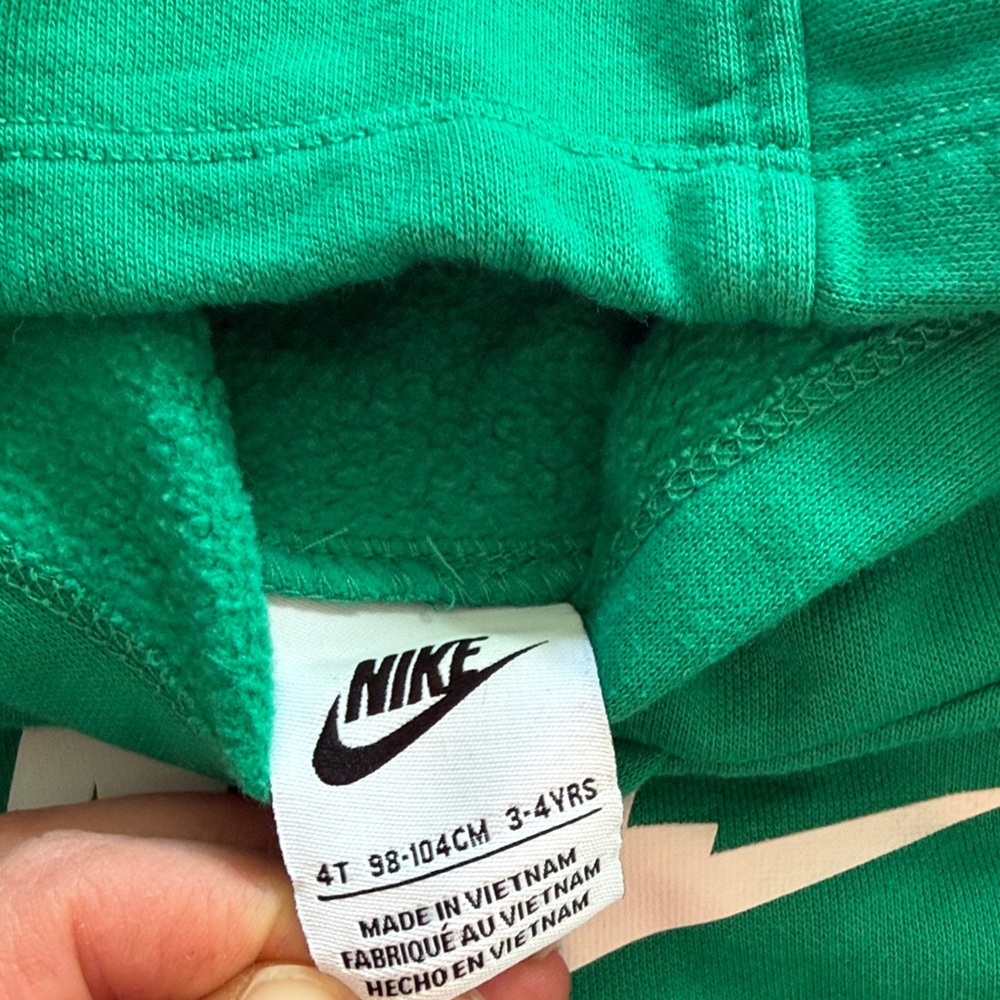 Nike Kids Emerald Hoodie - Picture 2 of 2